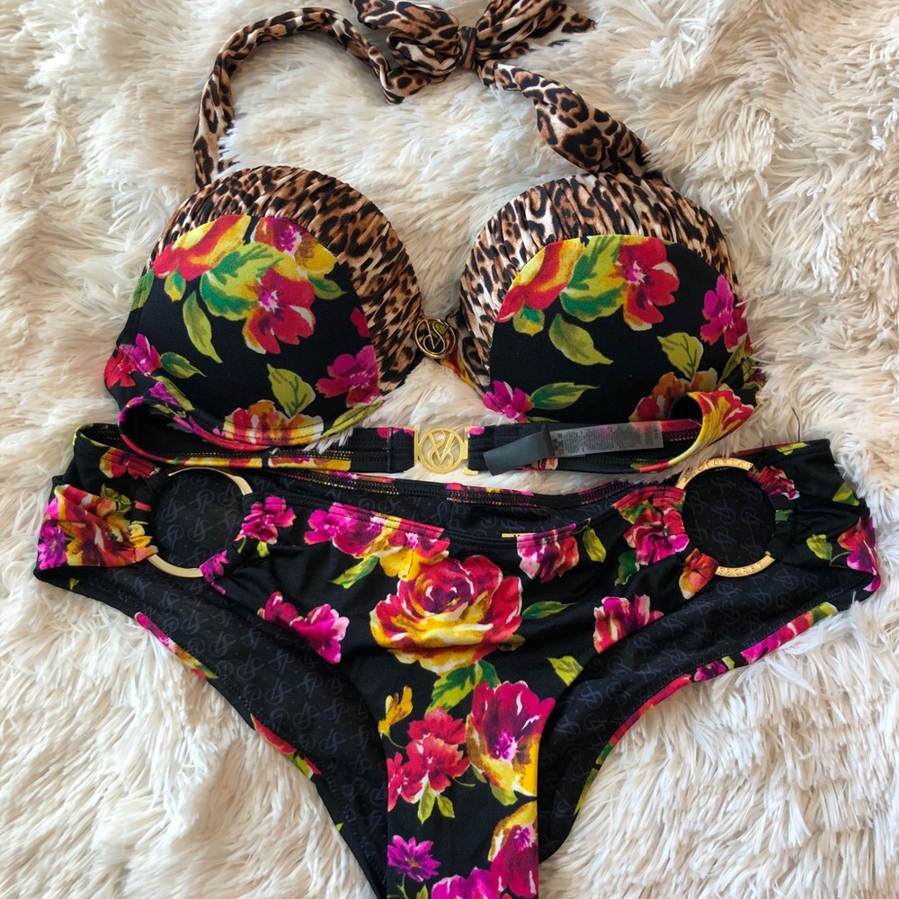 Victoria’s Secret bikini